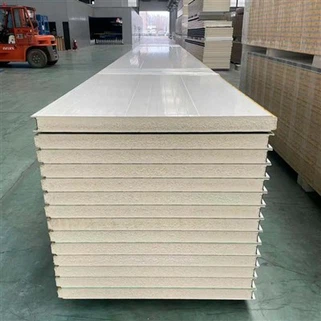 Izolowane panele poliuretanowe